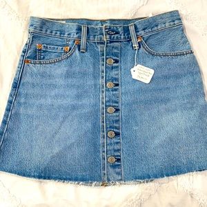 Levi’s button down denim skirt.